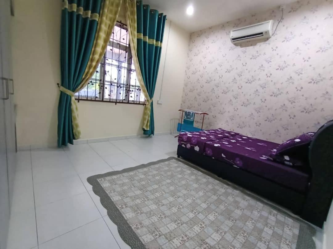 Homestay Kemaman Private Pool Fyna Chukai Luaran gambar