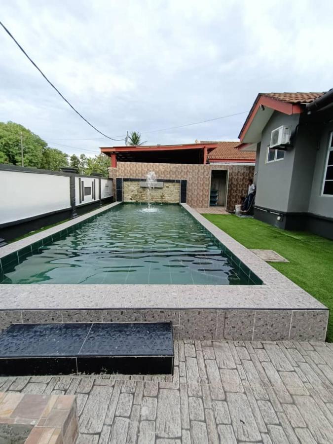 Homestay Kemaman Private Pool Fyna Chukai Luaran gambar