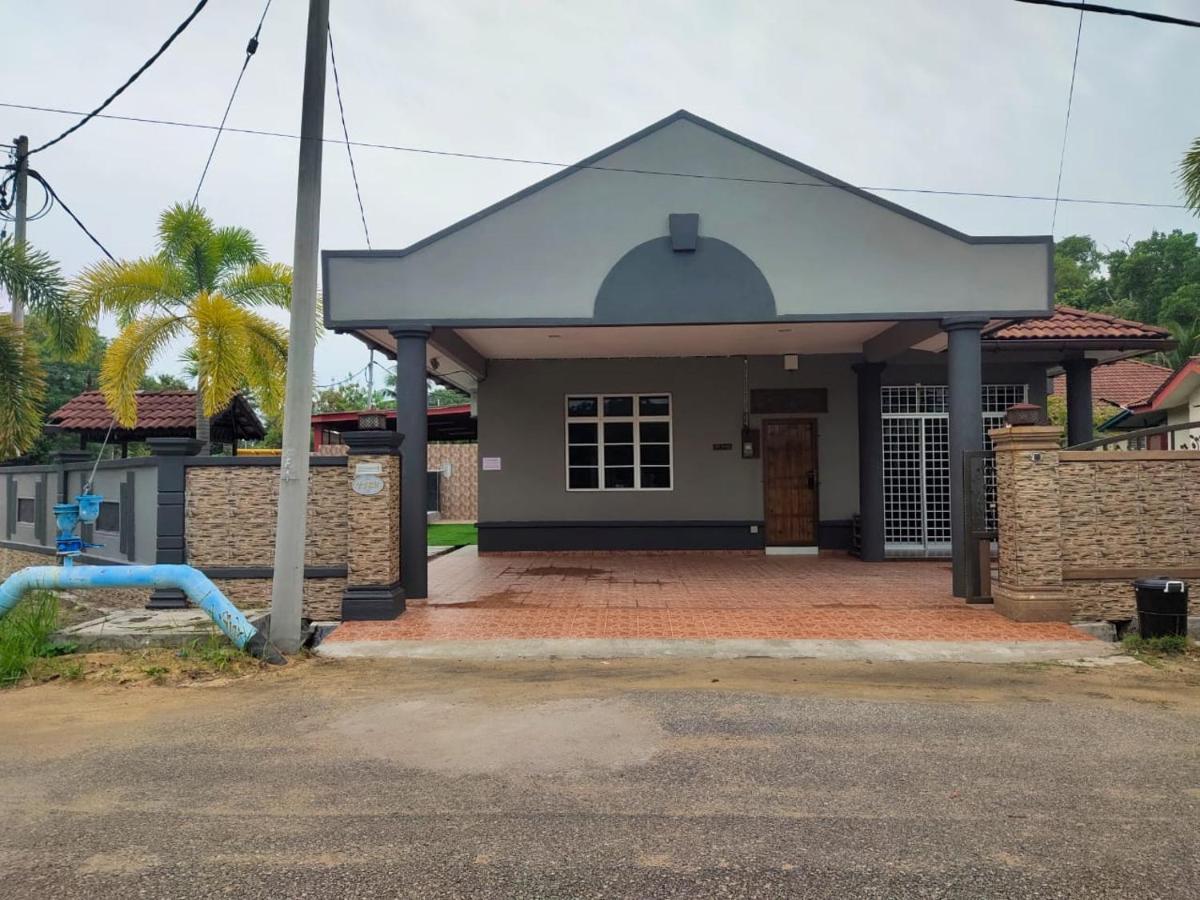 Homestay Kemaman Private Pool Fyna Chukai Luaran gambar