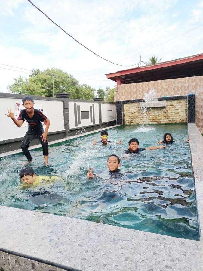 Homestay Kemaman Private Pool Fyna Chukai Luaran gambar